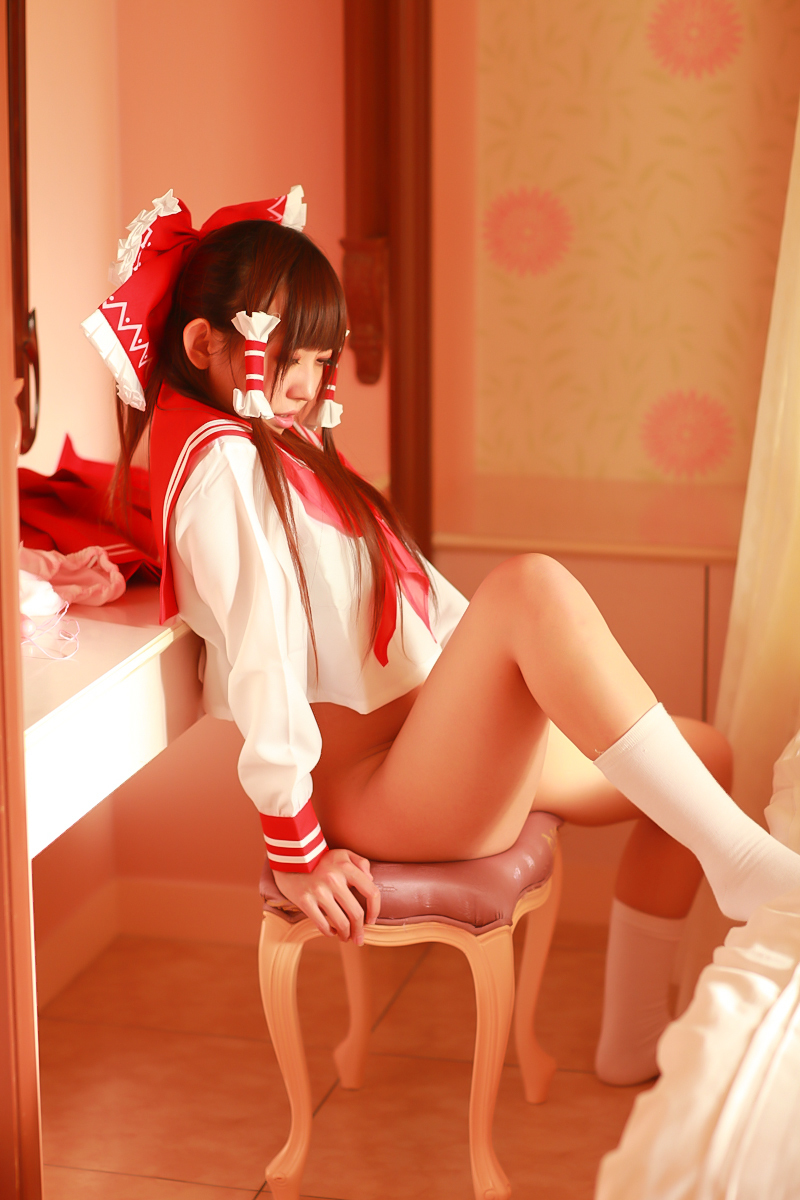 [Cosplay] Reimu Hakurei with dildo and toys - Touhou Project Cosplay 2